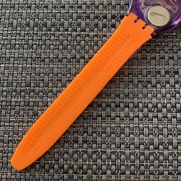 Swatch Watch - GV700 - FLUO SEAL - Picture 8 of 9